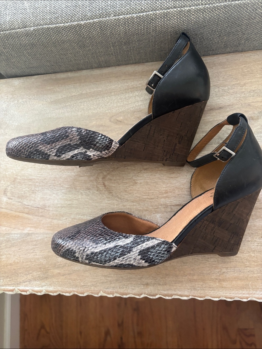 Clark's Artisian Wedge strap sandal